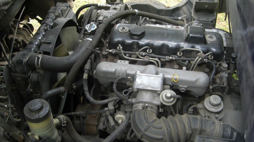 Внешний вид двигателя Mazda Titan SL